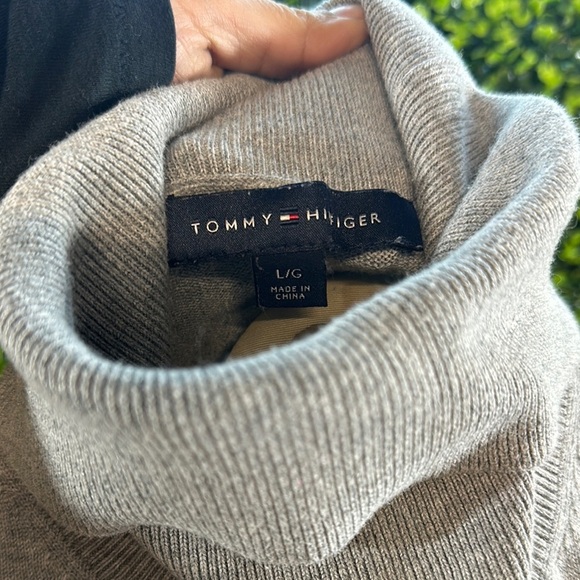 Tommy Hilfiger Gray Cowl Neck Turtleneck Sweater Large - Picture 2 of 16
